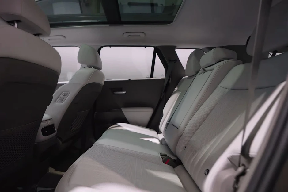 Cận cảnh Hyundai Tucson đời mới được "lột xác" toàn diện Cận cảnh Hyundai Tucson đời mới được "lột xác" toàn diện