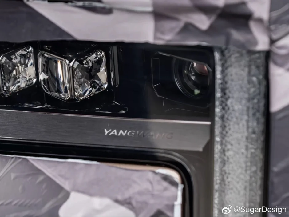 Cận cảnh sedan siêu sang của BYD đấu Rolls-Royce Phantom, dễ ra mắt vào năm sau Cận cảnh sedan siêu sang của BYD đấu Rolls-Royce Phantom, dễ ra mắt vào năm sau