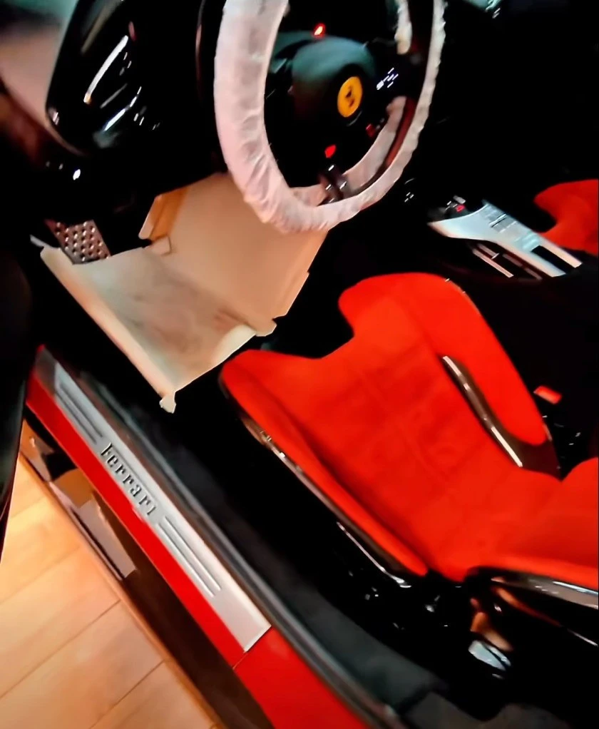 Cận cảnh siêu xe Ferrari 12Cilindri đầu tiên ở Việt Nam