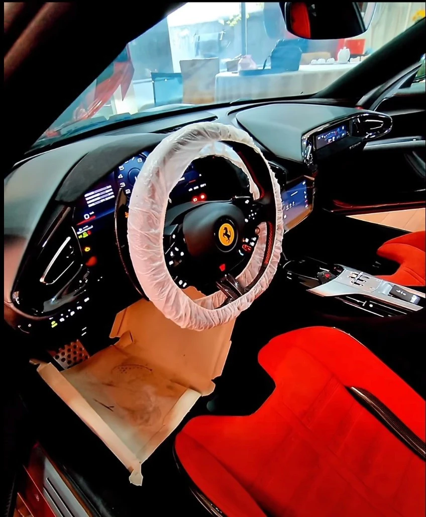 Cận cảnh siêu xe Ferrari 12Cilindri đầu tiên ở Việt Nam