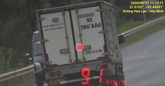 Cảnh sát giao thông Hà Nội siết tốc độ trên tuyến Hòa Lạc - Hòa Bình