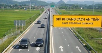 Cao tốc hết hiện tượng “xào chẻ”, tài xế tuân thủ giữ khoảng cách an toàn