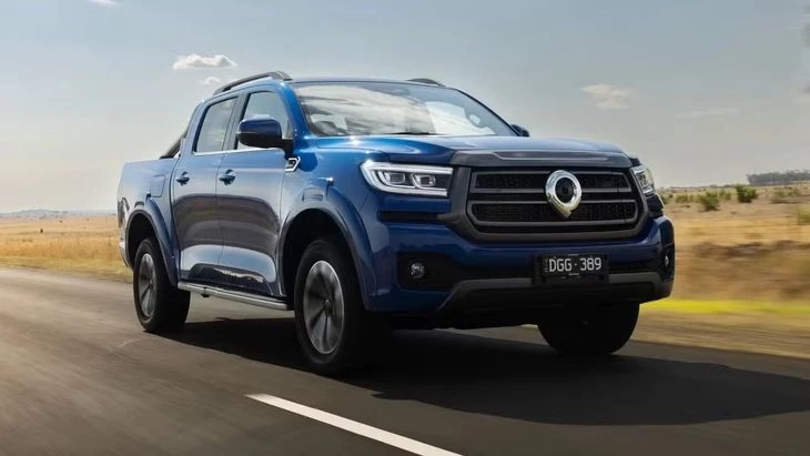 CEO Ford đích thân lái xe Toyota để cải tiến Ranger, chọn mẫu ngỡ đã 'lỗi thời' CEO Ford đích thân lái xe Toyota để cải tiến Ranger, chọn mẫu ngỡ đã 'lỗi thời'