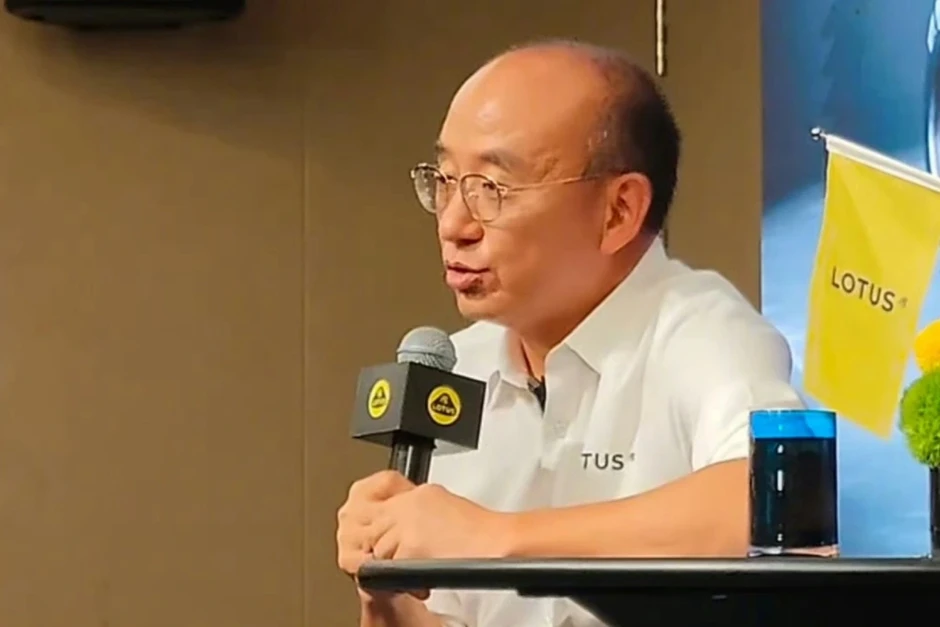 CEO Lotus gây tranh cãi khi nói xe thể thao nặng trên 1,8 tấn là hạng xoàng