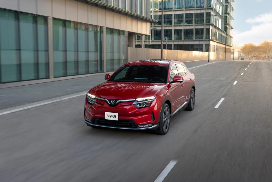 Chạy 70.000 km vẫn 'căng như mới', chủ xe bất ngờ với độ bền vượt kỳ vọng của VinFast VF 8 Chạy 70.000 km vẫn 'căng như mới', chủ xe bất ngờ với độ bền vượt kỳ vọng của VinFast VF 8