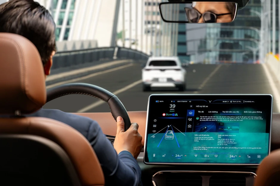 Chạy 70.000 km vẫn 'căng như mới', chủ xe bất ngờ với độ bền vượt kỳ vọng của VinFast VF 8 Chạy 70.000 km vẫn 'căng như mới', chủ xe bất ngờ với độ bền vượt kỳ vọng của VinFast VF 8