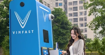 Chạy xe máy điện VinFast, người dùng thừa nhận: 'Cần nhanh đã có tủ đổi pin, cần yên tâm có hậu mãi 5 sao'