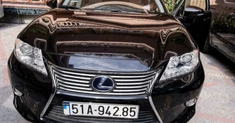 Chiếc Maybach và BMW của bà Trương Mỹ Lan có chủ mới, xe Lexus giảm giá lần 2