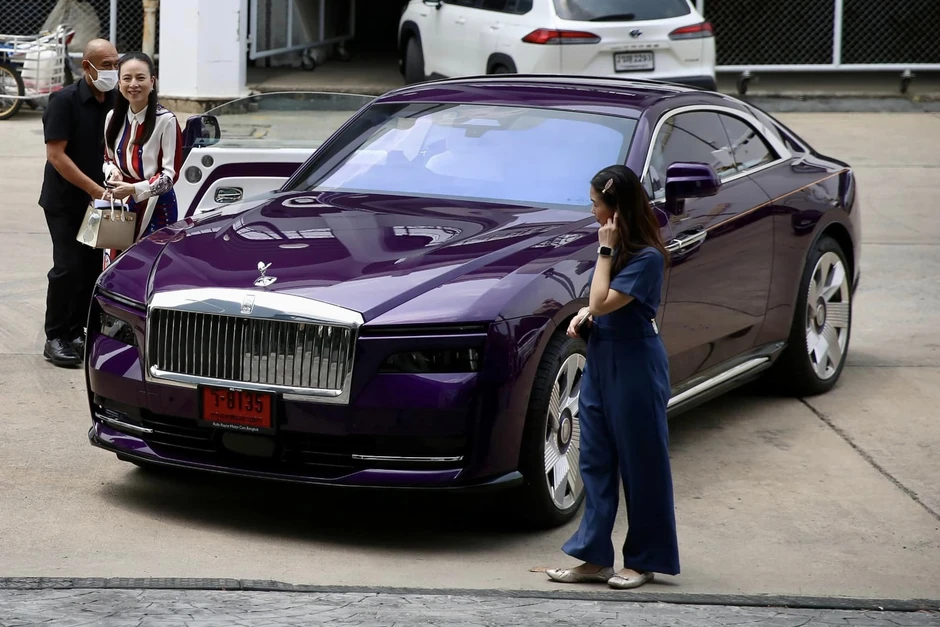 Chiếc xe đặc biệt của Madam Pang Chiếc xe đặc biệt của Madam Pang