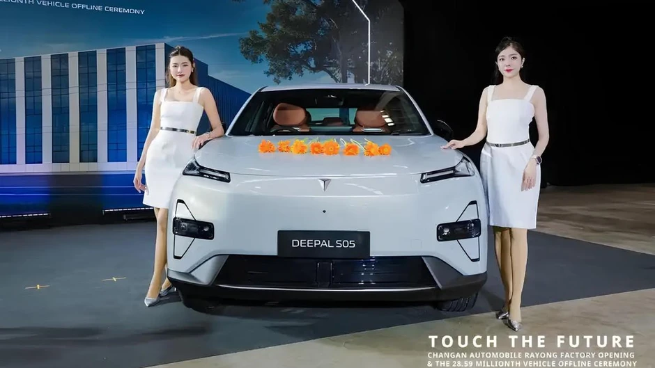 Chờ phụ tùng tính bằng tháng, bán lại còn 47%: Cái giá thật của xe điện Trung Quốc tại Thái Lan Chờ phụ tùng tính bằng tháng, bán lại còn 47%: Cái giá thật của xe điện Trung Quốc tại Thái Lan