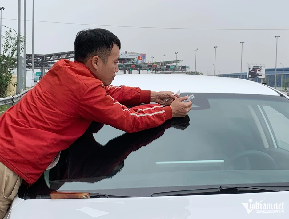 Chủ xe bức xúc vì VETC, ePass bất ngờ thu phí duy trì tài khoản 6.600 đồng/tháng Chủ xe bức xúc vì VETC, ePass bất ngờ thu phí duy trì tài khoản 6.600 đồng/tháng