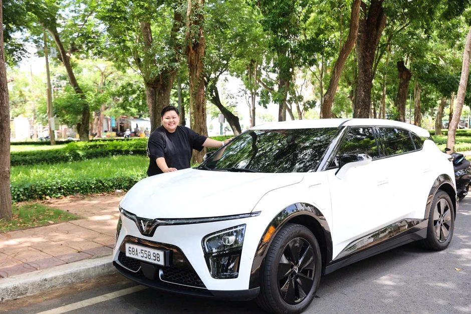 Chủ xe Cần Thơ chia sẻ trải nghiệm sau 4 tháng sử dụng VinFast VF 7 Chủ xe Cần Thơ chia sẻ trải nghiệm sau 4 tháng sử dụng VinFast VF 7