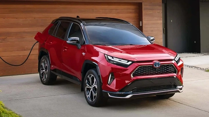 Chủ xe hybrid sạc điện bị chỉ trích 'không sạch' vì lười cắm điện, Toyota cho thấy điều ngược lại Chủ xe hybrid sạc điện bị chỉ trích 'không sạch' vì lười cắm điện, Toyota cho thấy điều ngược lại