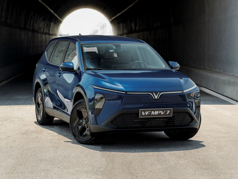 Chủ xe VinFast VF MPV 7: 'Đi đủ 7 người vẫn thoải mái, nuôi xe nhẹ hơn tưởng tượng' Chủ xe VinFast VF MPV 7: 'Đi đủ 7 người vẫn thoải mái, nuôi xe nhẹ hơn tưởng tượng'