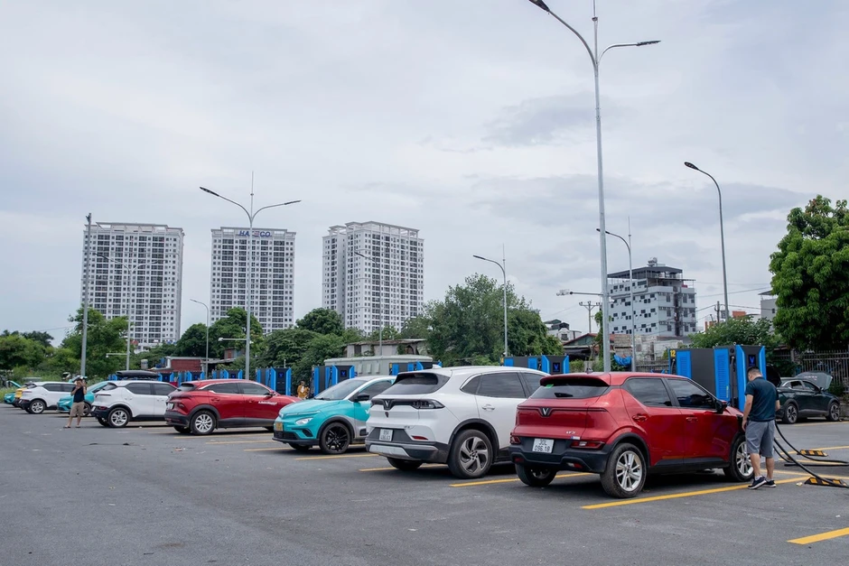 Chuyên gia: Siêu trạm sạc của V-Green sẽ nâng tầm trải nghiệm cho người dùng xe điện Chuyên gia: Siêu trạm sạc của V-Green sẽ nâng tầm trải nghiệm cho người dùng xe điện