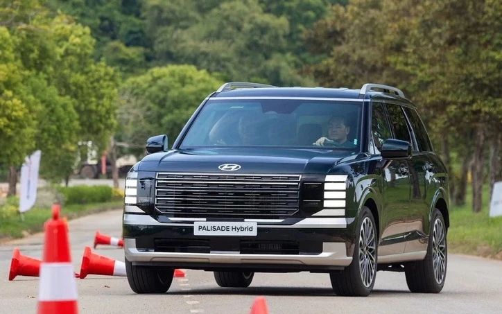 Cuộc đua bình chọn Xe xanh tại CCA 2026 đến hồi gay cấn: J5 SHS-H, Palisade HEV tạo khoảng cách an toàn, VF 8 tạm dẫn đầu nhóm xe điện Cuộc đua bình chọn Xe xanh tại CCA 2026 đến hồi gay cấn: J5 SHS-H, Palisade HEV tạo khoảng cách an toàn, VF 8 tạm dẫn đầu nhóm xe điện