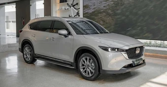 CX-8 có bản tiêu chuẩn mới giá chưa đến 900 triệu, đấu cả SUV cỡ D lẫn C
