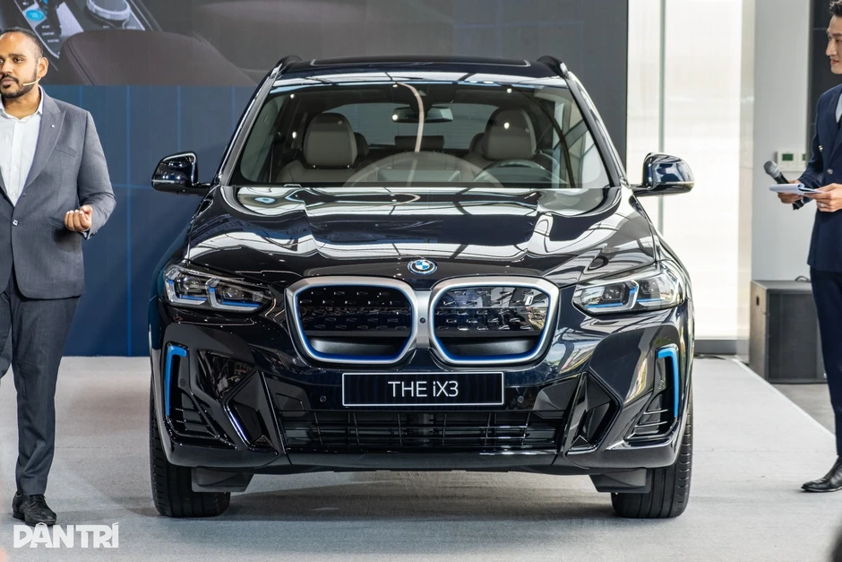 Đại lý đồng loạt xả kho BMW "date cũ", giảm sâu nhất 1,1 tỷ đồng Đại lý đồng loạt xả kho BMW "date cũ", giảm sâu nhất 1,1 tỷ đồng