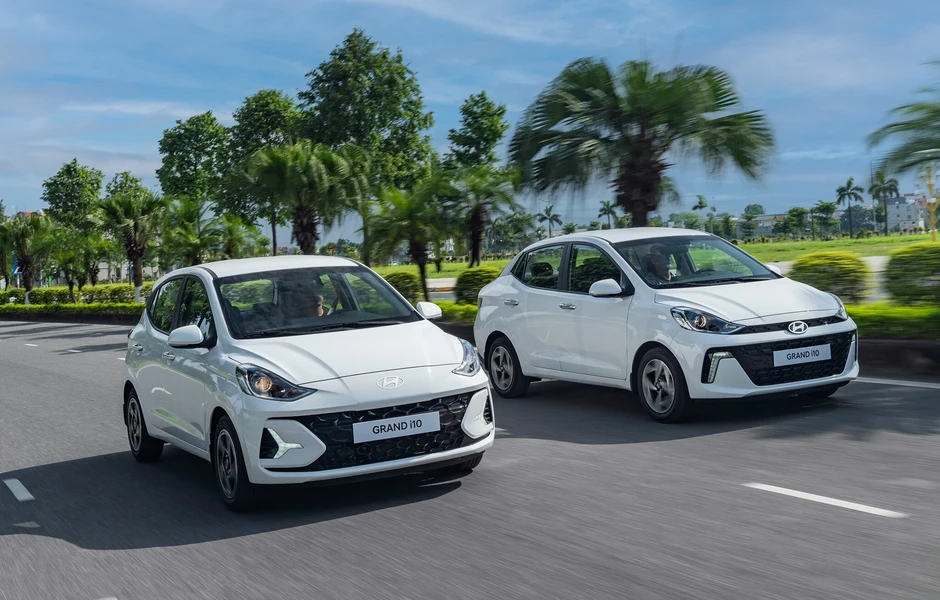 Đại lý “xả” Kia Morning số sàn, giá thực tế dễ tiếp cận ngang xe điện mini Đại lý “xả” Kia Morning số sàn, giá thực tế dễ tiếp cận ngang xe điện mini