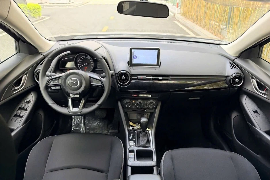Đại lý “xả” Mazda CX-3 tiêu chuẩn, giá thực tế dễ tiếp cận ngang xe hạng A
