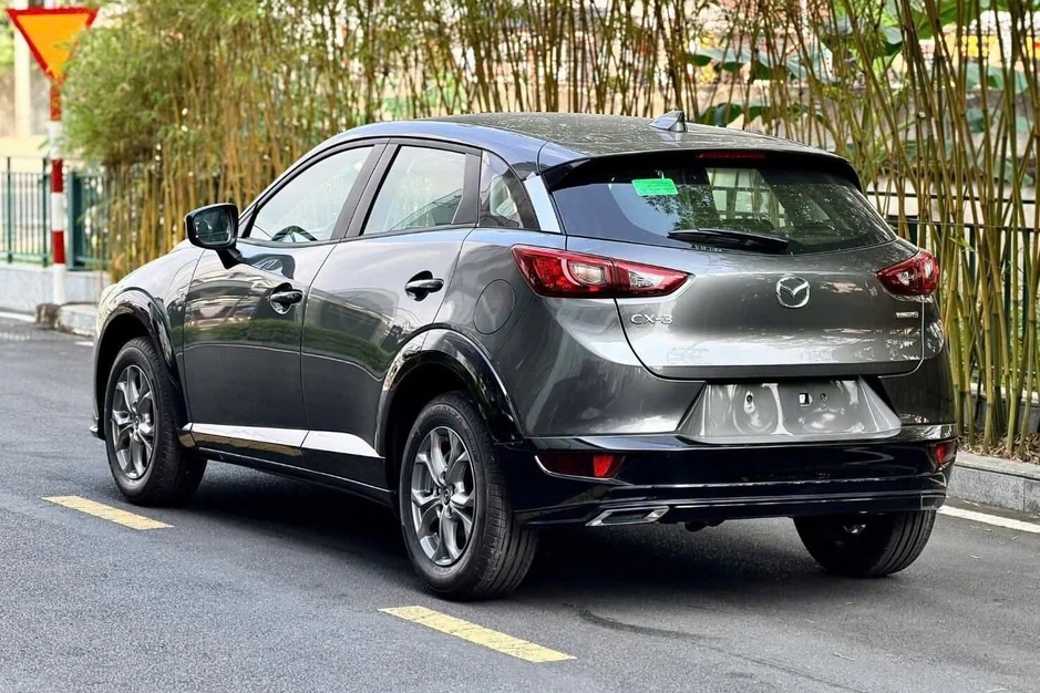Đại lý “xả” Mazda CX-3 tiêu chuẩn, giá thực tế dễ tiếp cận ngang xe hạng A
