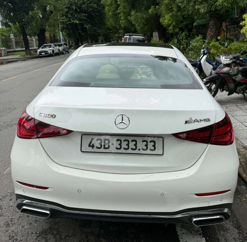 Dân chơi Huế chi gần 1 tỷ đấu giá biển ngũ quý 3, gắn lên Mercedes C300 AMG Dân chơi Huế chi gần 1 tỷ đấu giá biển ngũ quý 3, gắn lên Mercedes C300 AMG