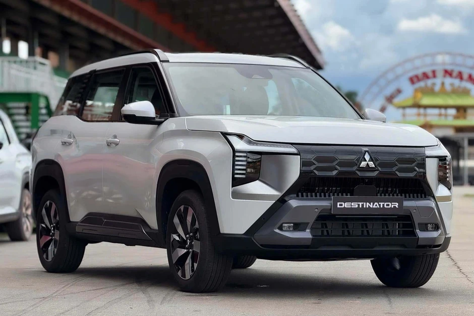 Destinator giảm gần 80 triệu đồng, đua giá khởi điểm với CX-5 và Tucson