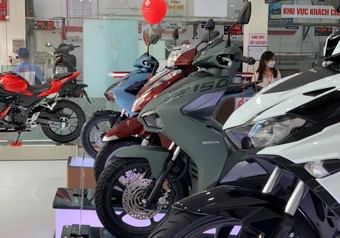 Đổ xăng E10, xe máy sẽ có lợi ra sao?