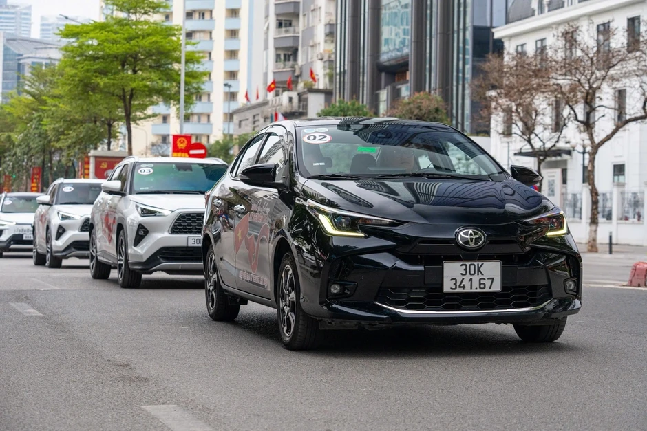 Doanh số Toyota tăng gấp đôi, Yaris Cross dẫn đầu mảng xe động cơ đốt trong