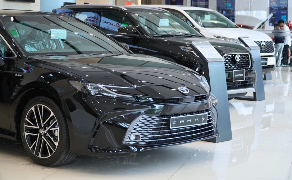 Doanh số Toyota tăng gấp đôi, Yaris Cross dẫn đầu mảng xe động cơ đốt trong