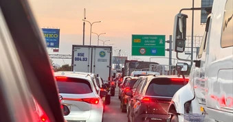 Dự thảo sửa đổi Nghị định 168 bổ sung thêm các hành vi gây mất an toàn trên cao tốc