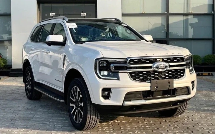 Ford Everest sắp có bản máy xăng ở Việt Nam, đi 100km tiêu thụ 10 lít nhiên liệu