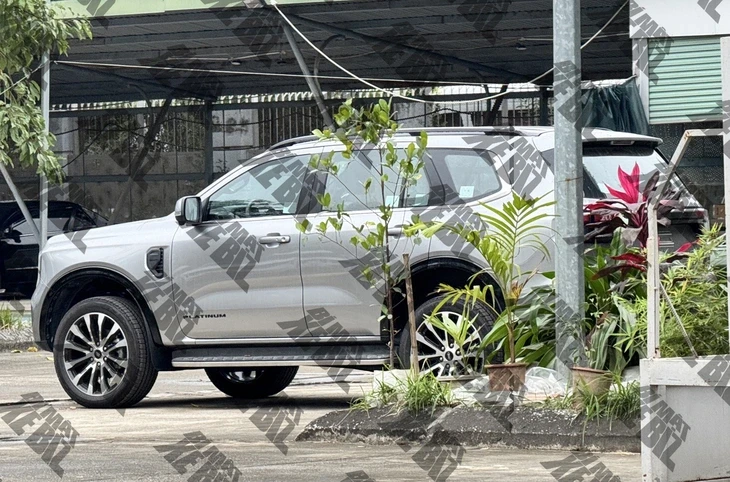 Ford Everest sắp có bản máy xăng ở Việt Nam, đi 100km tiêu thụ 10 lít nhiên liệu