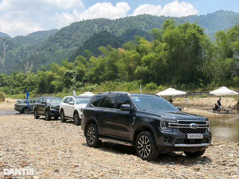 Ford Everest sử dụng máy dầu tăng áp đơn Ford Everest sử dụng máy dầu tăng áp đơn