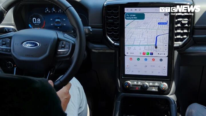 Ford Everest thêm bản máy xăng 300 mã lực, giá về Việt Nam hơn 1,6 tỷ đồng Ford Everest thêm bản máy xăng 300 mã lực, giá về Việt Nam hơn 1,6 tỷ đồng
