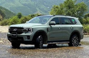 Ford Everest thêm bản máy xăng 300 mã lực, giá về Việt Nam hơn 1,6 tỷ đồng