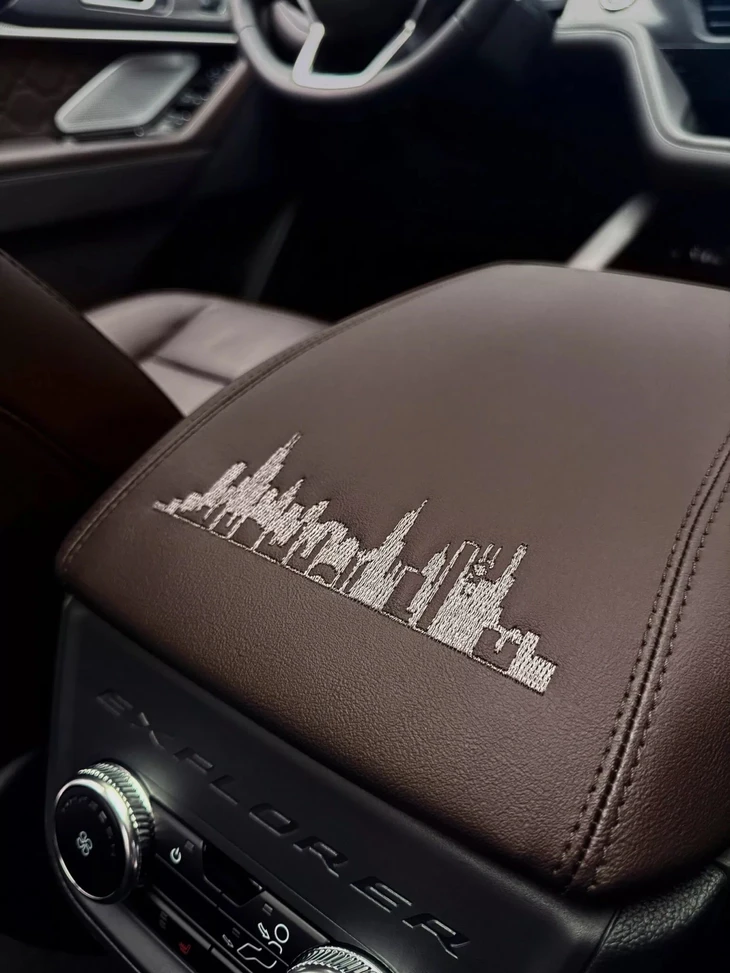 Ford Explorer có bản độc dùng động cơ hybrid, đại gia cũng không mua được