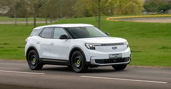 Ford Explorer thêm bản 'chạy kiếm cơm': Đi 602km/sạc, có cốp trước, hộp sơ cứu