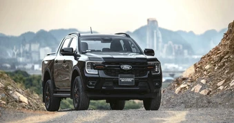 Ford Ranger giành lại ngôi vương, Toyota Hilux khó giữ “phong độ” ổn định