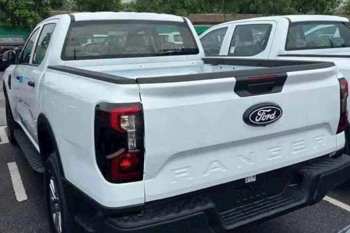 Ford Ranger XLS thêm trang bị giá không đổi, Wildtrak giảm giá đón máy V6 Ford Ranger XLS thêm trang bị giá không đổi, Wildtrak giảm giá đón máy V6