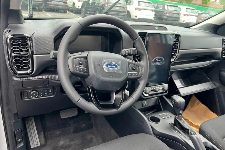 Ford Ranger XLS thêm trang bị giá không đổi, Wildtrak giảm giá đón máy V6 Ford Ranger XLS thêm trang bị giá không đổi, Wildtrak giảm giá đón máy V6