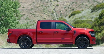 Ford tạm ngưng sản xuất mẫu bán tải ăn khách nhất vì sự cố