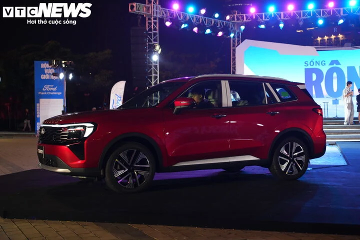 Ford Territory bản cao cấp nhất, giá 916 triệu đồng có gì? Ford Territory bản cao cấp nhất, giá 916 triệu đồng có gì?