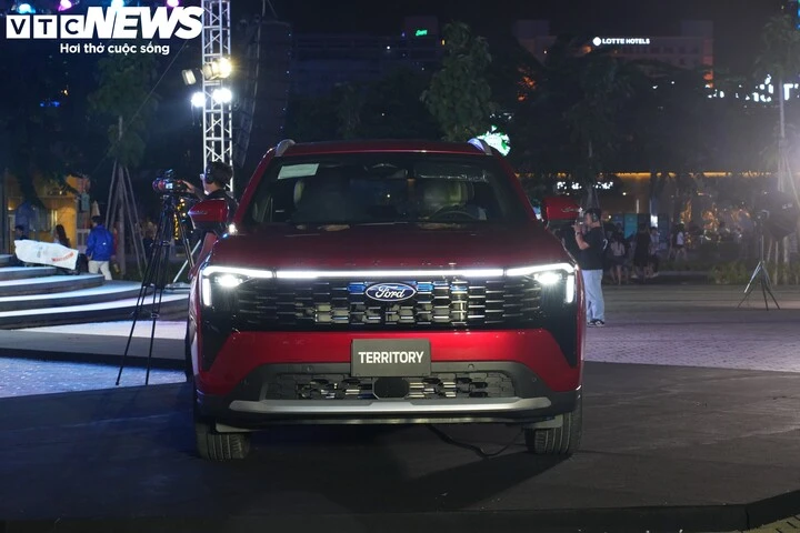 Ford Territory bản cao cấp nhất, giá 916 triệu đồng có gì? Ford Territory bản cao cấp nhất, giá 916 triệu đồng có gì?