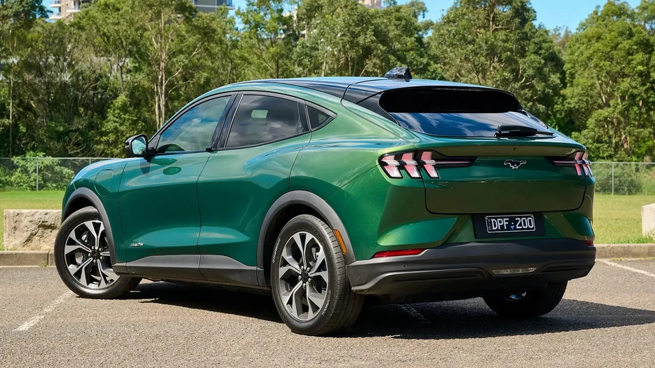 Ford thừa nhận Mustang Mach-E bán thua cả Porsche 911 vì nguyên nhân này Ford thừa nhận Mustang Mach-E bán thua cả Porsche 911 vì nguyên nhân này