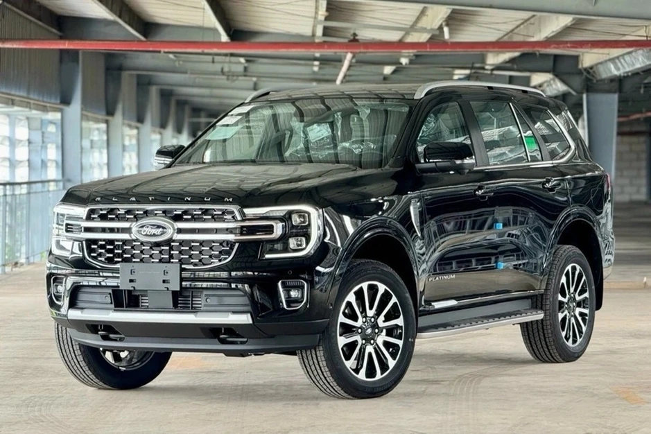 Gần 800 xe Ranger và Everest gặp lỗi có thể gây giảm tầm nhìn khi trời mưa
