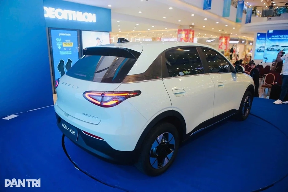 Geely EX2 mới ra mắt Việt Nam có giá thay pin gần 200 triệu đồng Geely EX2 mới ra mắt Việt Nam có giá thay pin gần 200 triệu đồng