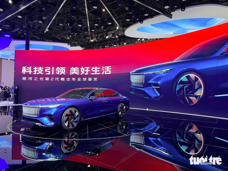 Geely hé mở xe cận sang: Ánh sáng thay đổi theo nền trời, điều hòa theo mùa Geely hé mở xe cận sang: Ánh sáng thay đổi theo nền trời, điều hòa theo mùa