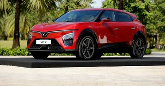 Giá xe VinFast VF 7 mới nhất tháng 9/2026