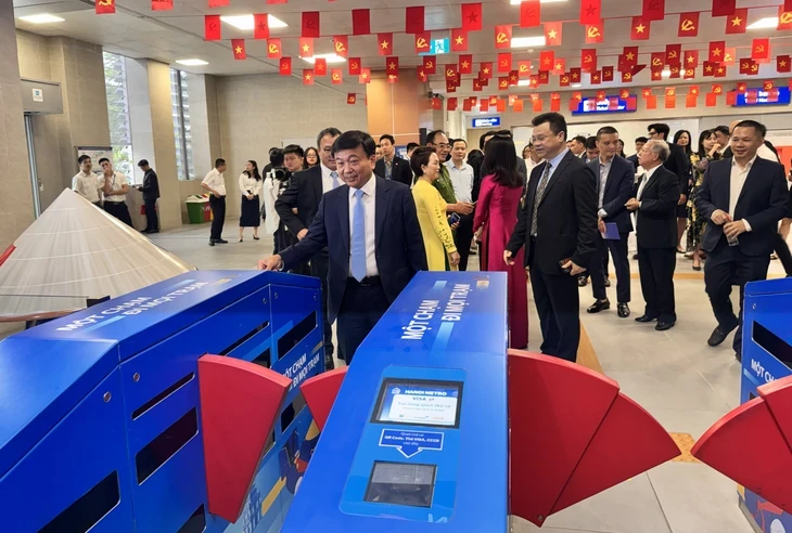 Hà Nội Metro đón hơn 5,7 triệu lượt khách dùng vé thông minh Hà Nội Metro đón hơn 5,7 triệu lượt khách dùng vé thông minh